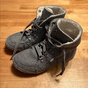 Rocket Dog Girls’ Fleece Lined Cotton/Canvas Boots